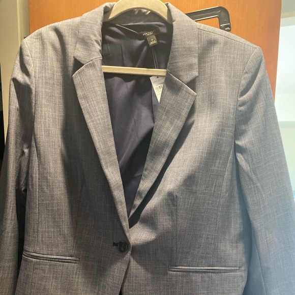 ANNE TAYLOR FACTORY SUIT- NEW - Picture 2 of 2